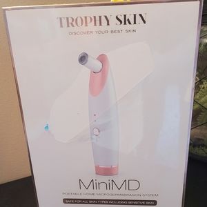 TROPHY SKIN MINI MICRODERMABRASION SKIN CARE KIT